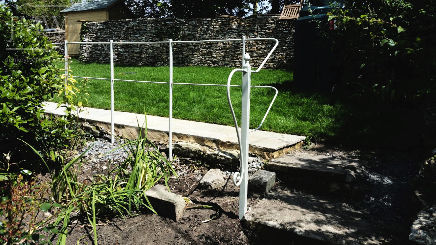 garden-railing-blacksmith-gloucestershire-ironwork
