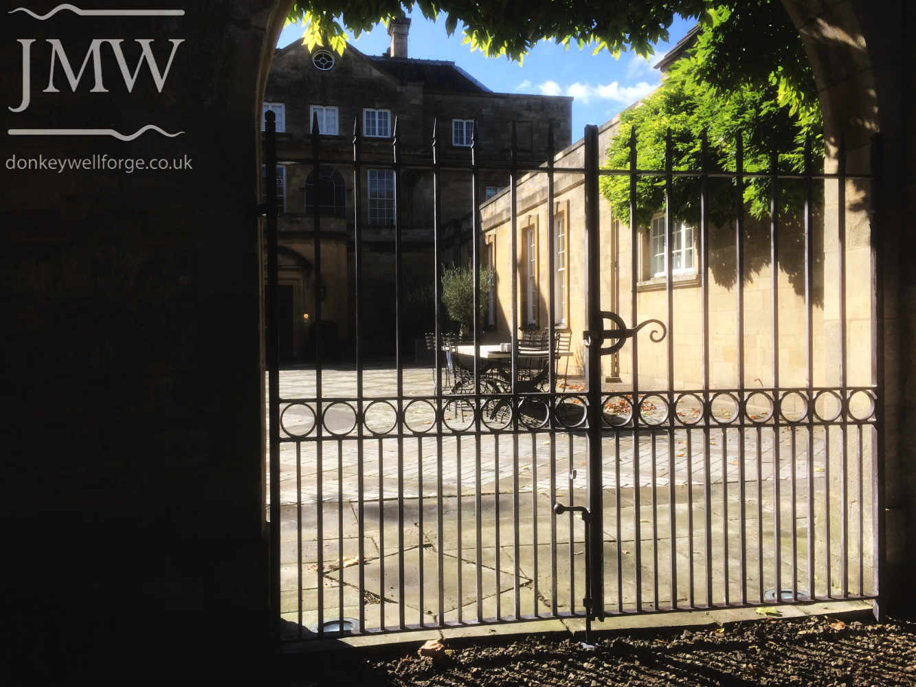 bespoke-estate-iron-courtyard-gate-cotswolds-donkeywell-forge-architectual