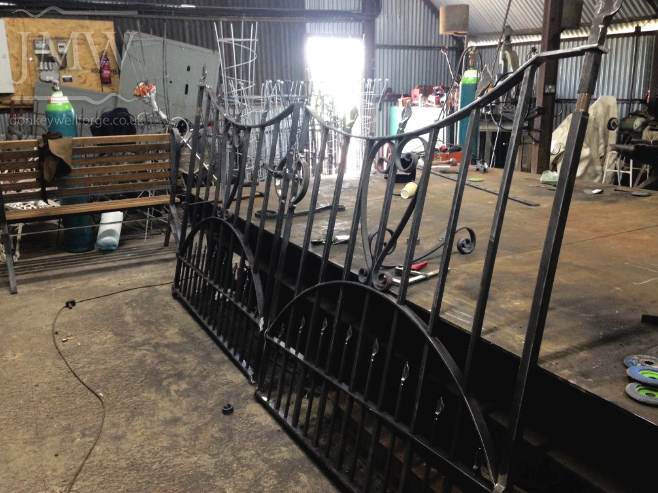 making-ornate-ironwork-forged-gates