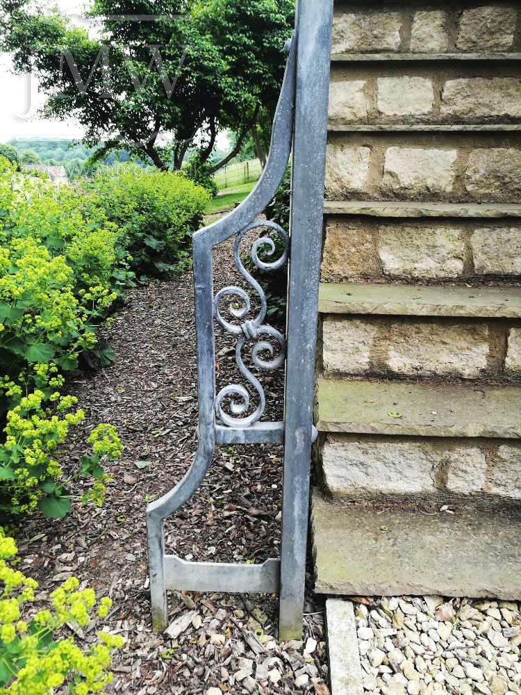 quenington-side-stair-rail-balustrade-ornate-iron-donkeywell-forge