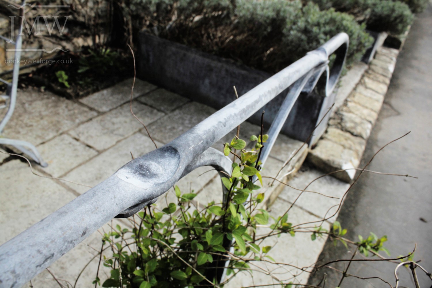 pub-planter-handrail-iron-zinc-lead-finish-cotswolds-donkeywell-forge