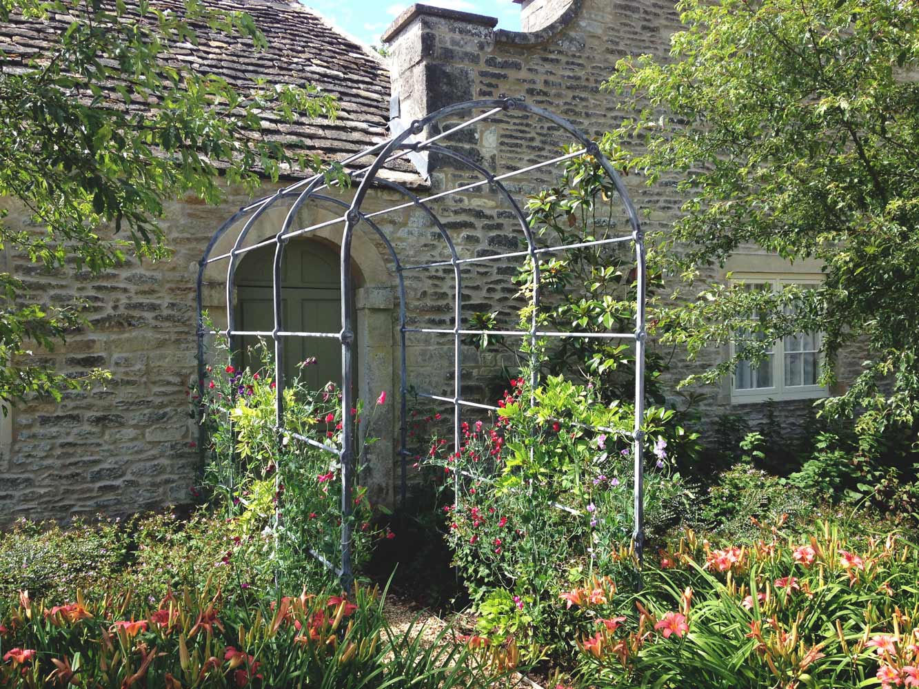 garden-arch-country-house-iron-punched-bar-donkeywell-forge