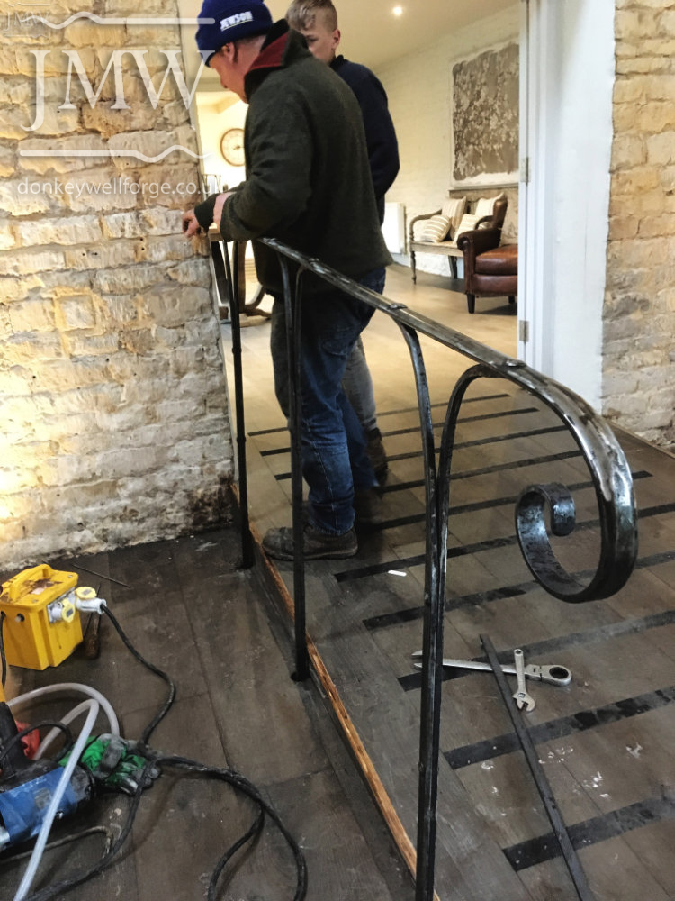 installation-handrail-barn-riveted-hand-forged