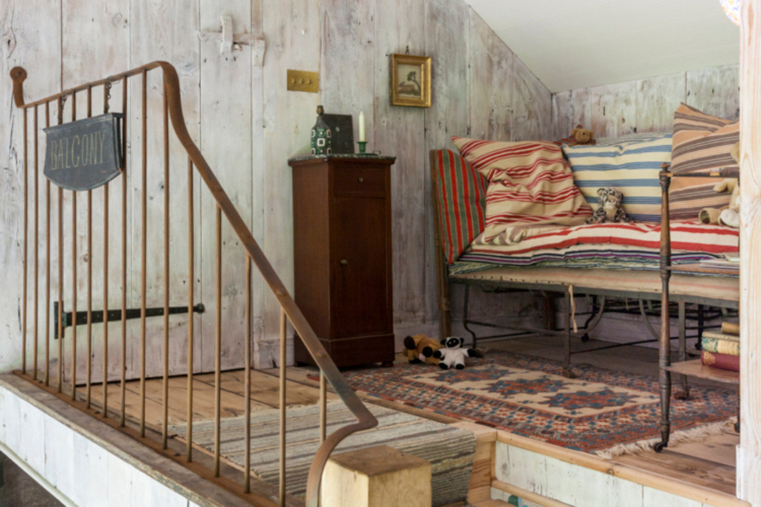 new-york-times-cottage-conversion-handrail
