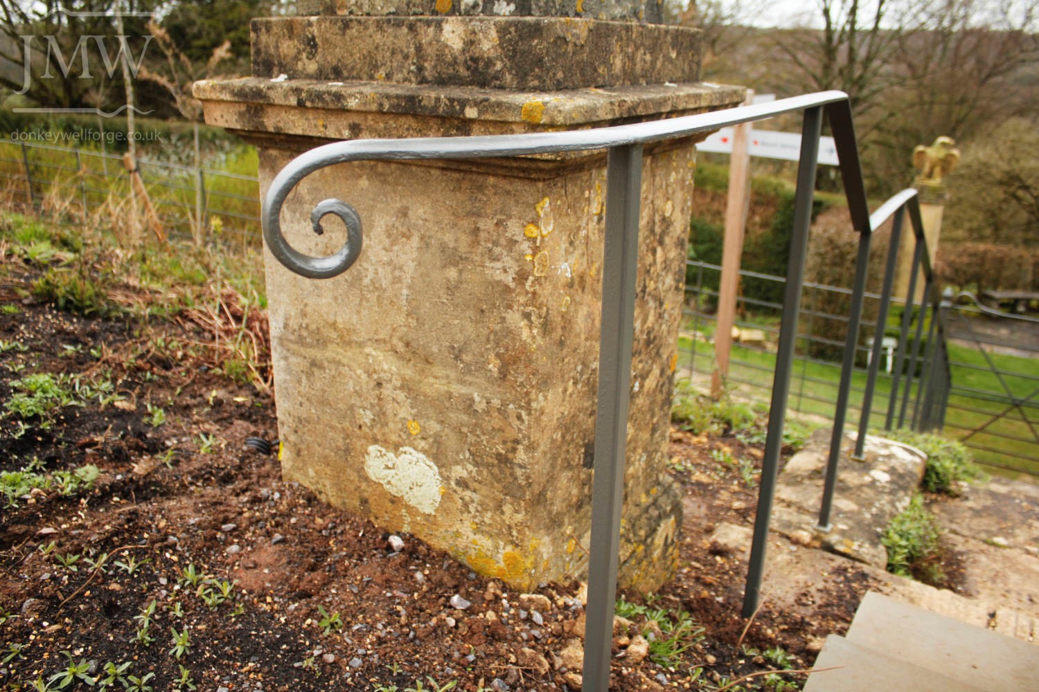 museum-handrail-architectural-metalwork-garden-restoration