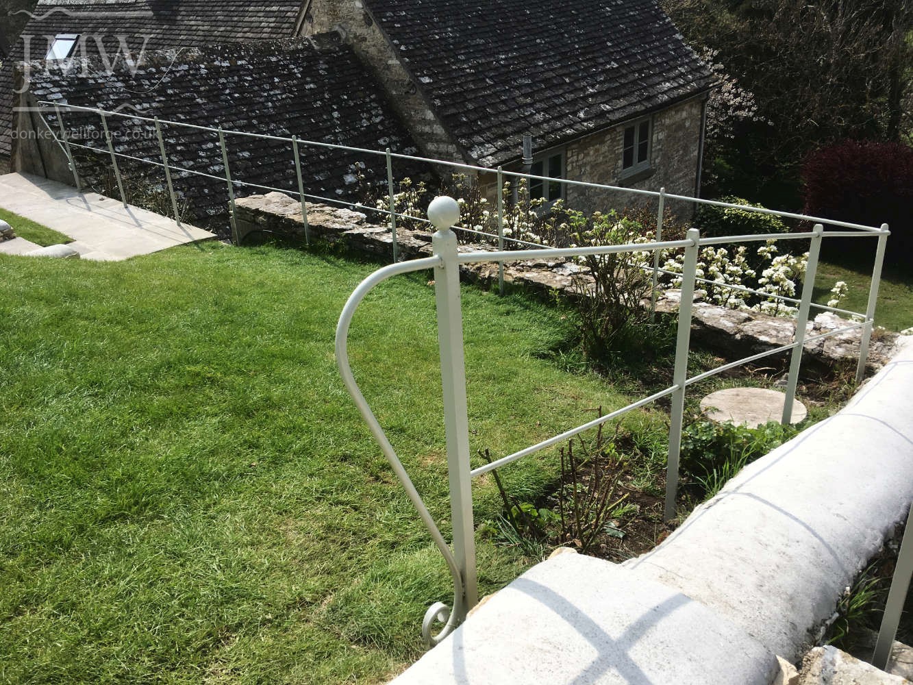 cotswold-garden-metalwork-railings-forged