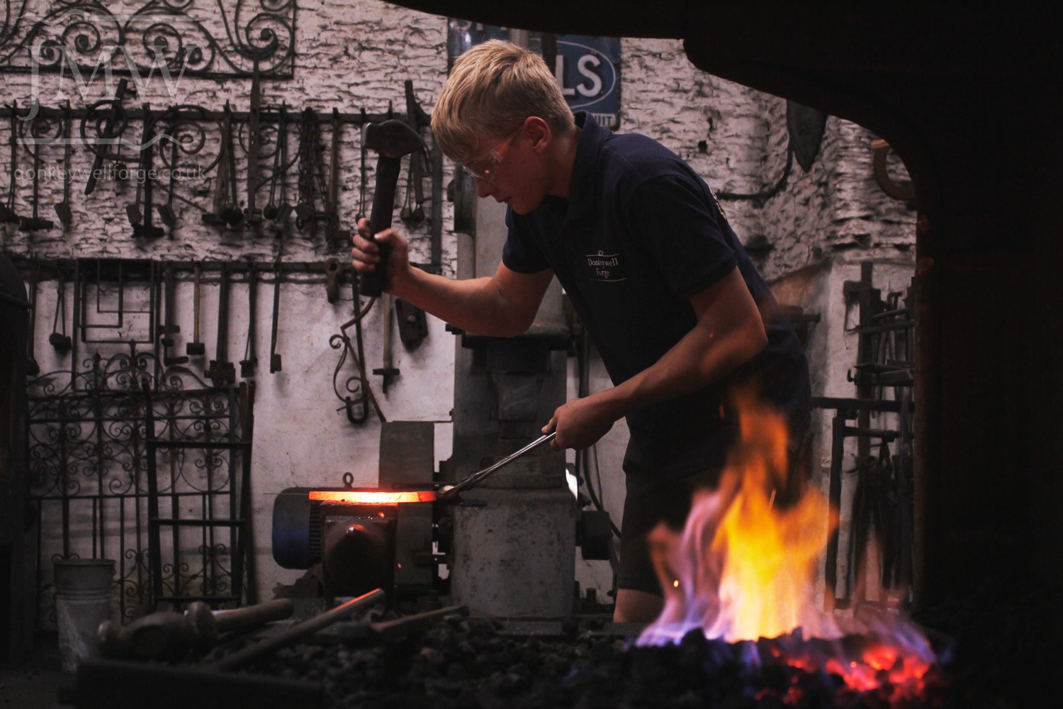 forging-blacksmith-cotswolds