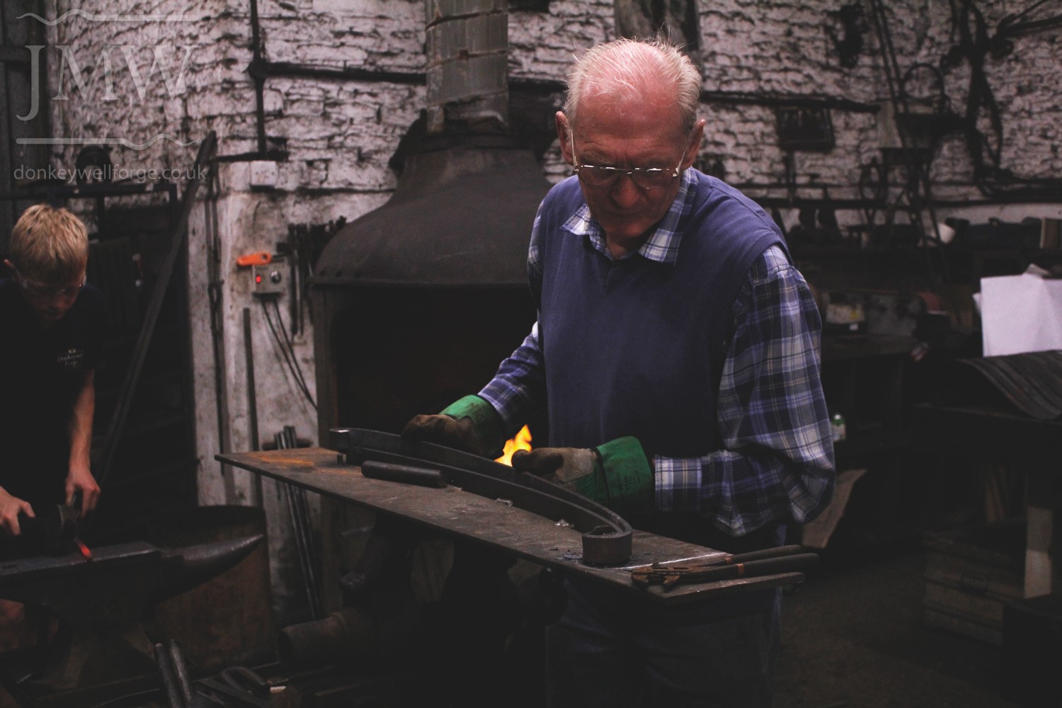 forging-traditional-blacksmith-cotswolds