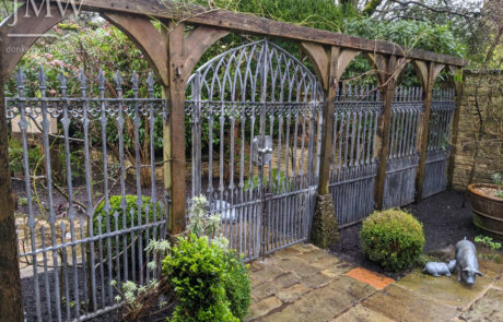 gothic-garden-railings-gates-traditional-ironwork