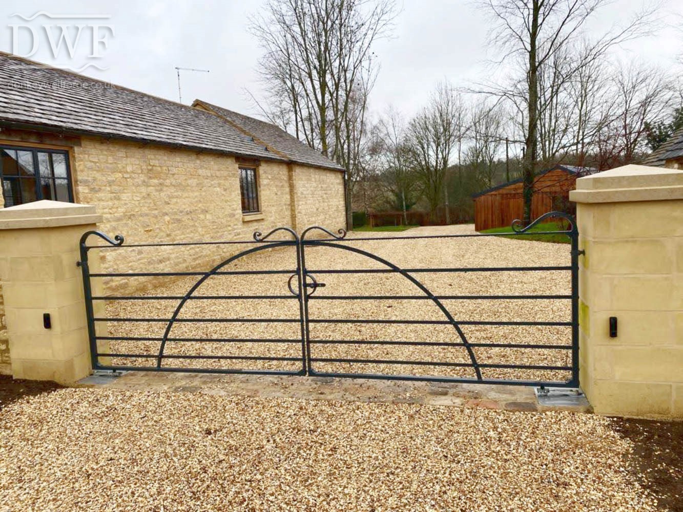 riveting-traditional-forged-driveway-estate-gates-tennoned-swellings